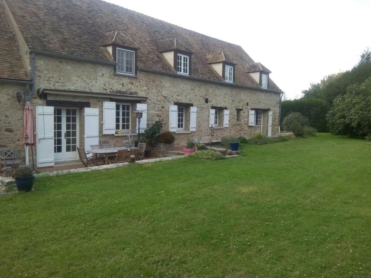 Domaine Des Trois Chateaux Moisenay Exterior foto