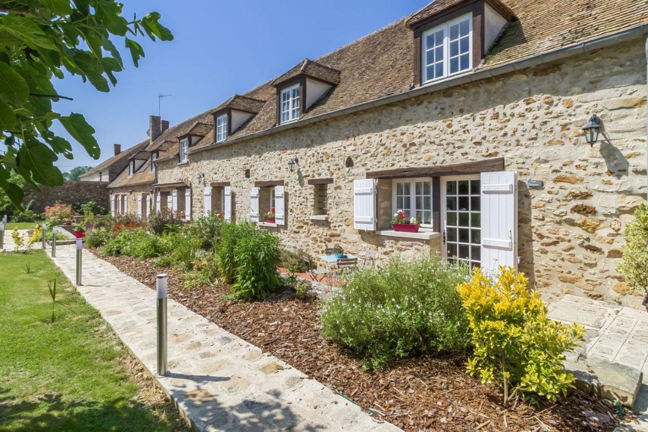 Domaine Des Trois Chateaux Moisenay Exterior foto